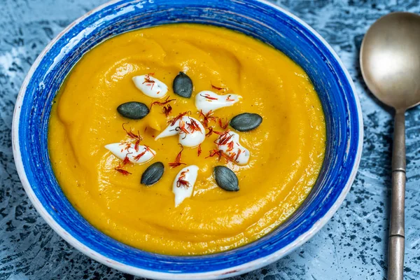 Roasted Pumpkin Carrot Soup Cream Pumpkin Seeds Bowl Background Close — Stock Photo, Image