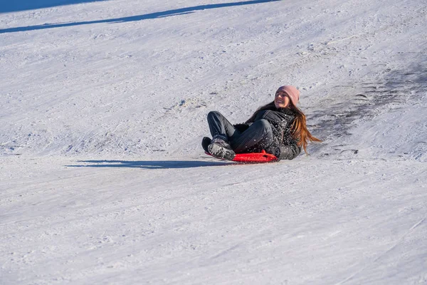 Shepetivka Ukraine January 2021 Children Sledding Mountain Warm Winter Day — Stock Photo, Image