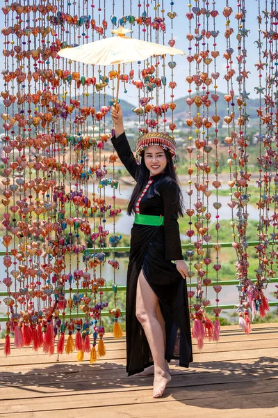 Dalat Wietnam Marca 2020 Urocza Dziewczyna Wietnamskich Ubraniach Łonie Natury — Zdjęcie stockowe