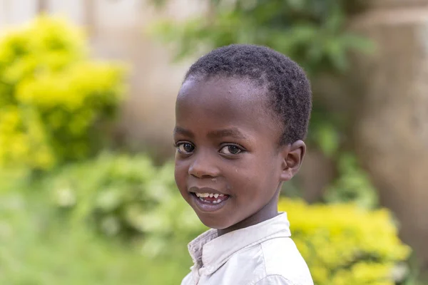 Arusha Tanzânia Dezembro 2019 Desconhecido Menino Feliz Africano Uma Rua — Fotografia de Stock