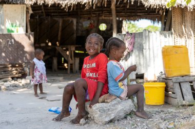 Zanzibar, Tanzanya - 14 Ocak 2020: Zanzibar Adası, Tanzanya, Doğu Afrika 'da bilinmeyen Afrikalı çocuklar