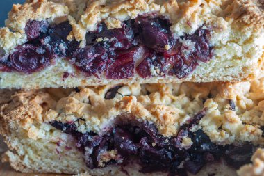 Ev yapımı organik vişneli turta hazır. Kapatın. Kirazlı tart