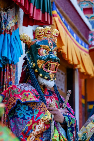 2015年6月14日インド ラダック州ラマユル ゴンパ 神秘的な仮面舞踏会に身を包んだラマ僧院でのユル カビャット仏教祭の際のサム ミステリーダンスインド北部ラマユル — ストック写真