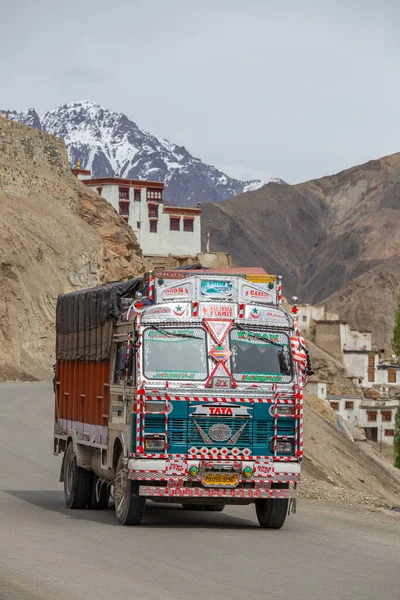 Lamayuru Gompa Ladakh India June 2015 Truck High Altitude Srinagar — Stock Photo, Image