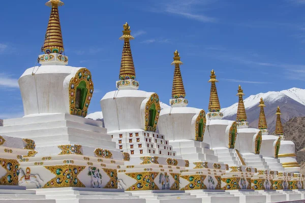 Witte Boeddhistische Stupa Pagode Tibetaans Klooster Buurt Van Dorp Leh — Stockfoto