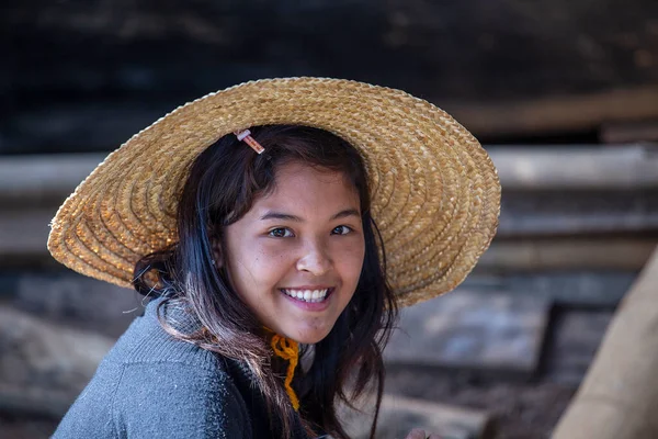 Inle Lake Myanmar Burma Ocak 2016 Burmalı Bir Kızın Portresi — Stok fotoğraf