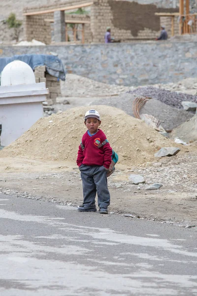 Lamayuru Gompa Ladakh Indien Juni 2015 Junge Auf Dem Heimweg — Stockfoto