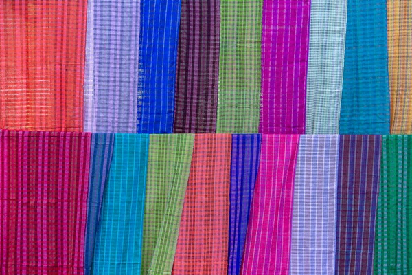 Handgjort Färgglada Burmesiska Tyg För Försäljning Ett Turiststånd Gatumarknaden Nära — Stockfoto