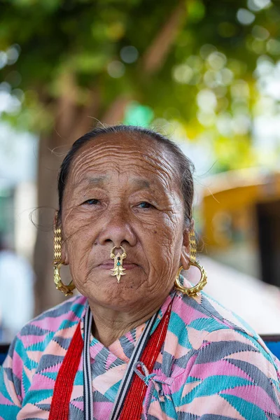 Kathmandu Nepal Okt 2016 Ältere Nepalesische Frau Mit Traditionellem Nasenschmuck — Stockfoto