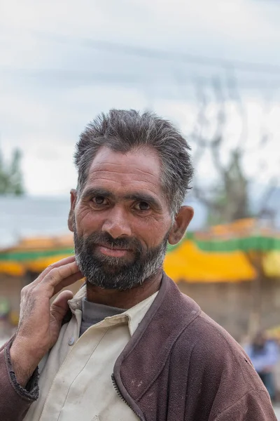 Leh India June 2015 Poor Man Street Mountain Village Leh — Stock Photo, Image