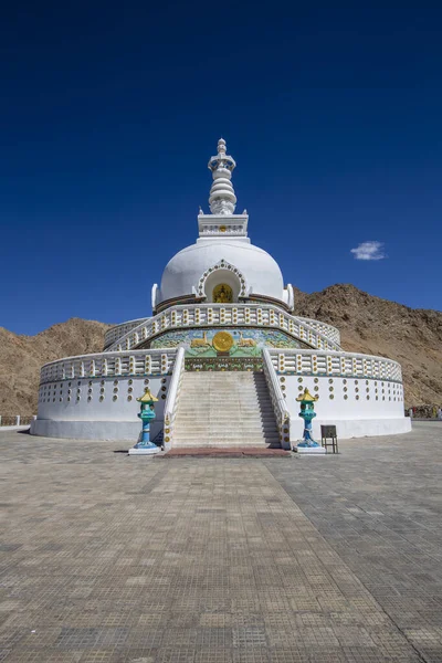 White Buddhist Stupa Pagoda Tibetan Monastery Village Leh Ladakh Region — Stock Photo, Image