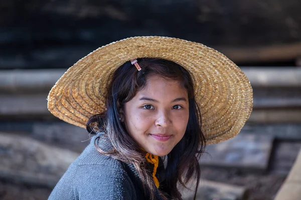 Inle Lake Myanmar Burma Ocak 2016 Burmalı Bir Kızın Portresi — Stok fotoğraf