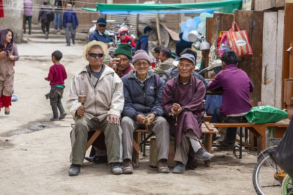 Leh India June 2015 Indian Poor Men Street Mountain Village — Stock Photo, Image