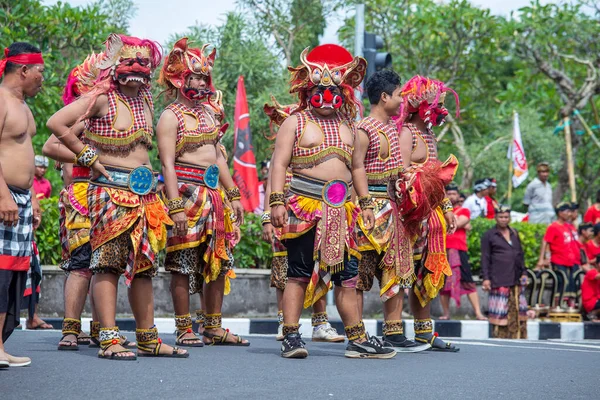 Bali Indonesia Januari 2018 Pria Bali Mengenakan Topeng Celuluk Atau — Stok Foto