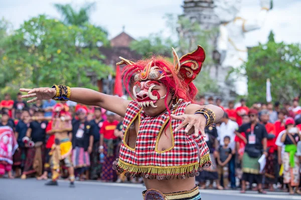 Bali Indonesia Gennaio 2018 Uomo Balinese Indossando Una Maschera Celuluk — Foto Stock