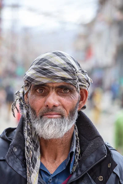 Leh India June 2015 Poor Old Man Street Market Mountain — Stock Photo, Image