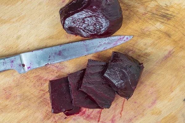 Red Boiled Beets Knife Cutting Board Kitchen Close Top View — Stock Photo, Image