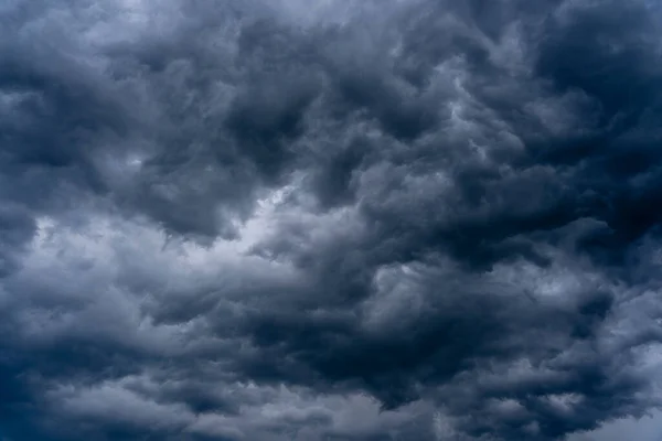 Sonnenuntergang Schöne Wolken Vor Dem Dramatischen Stürmischen Himmel Vor Dem — Stockfoto