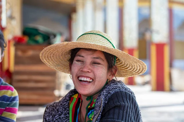 Inle Lake Myanmar Burma Jan 2016 Portrait Burmese Girl Straw — Stock Photo, Image