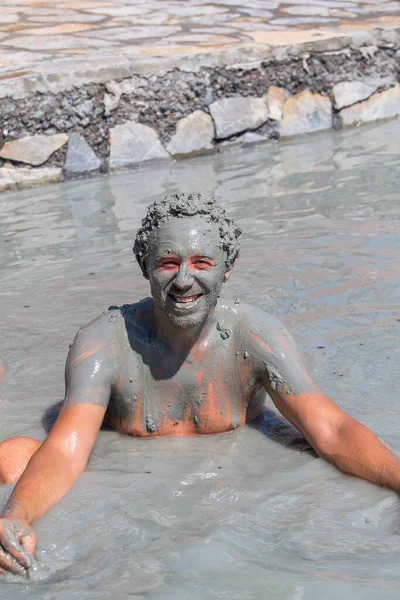 Modderbehandeling Dalyan Turkije Portret Gelukkige Man Die Een Modderbad Neemt — Stockfoto