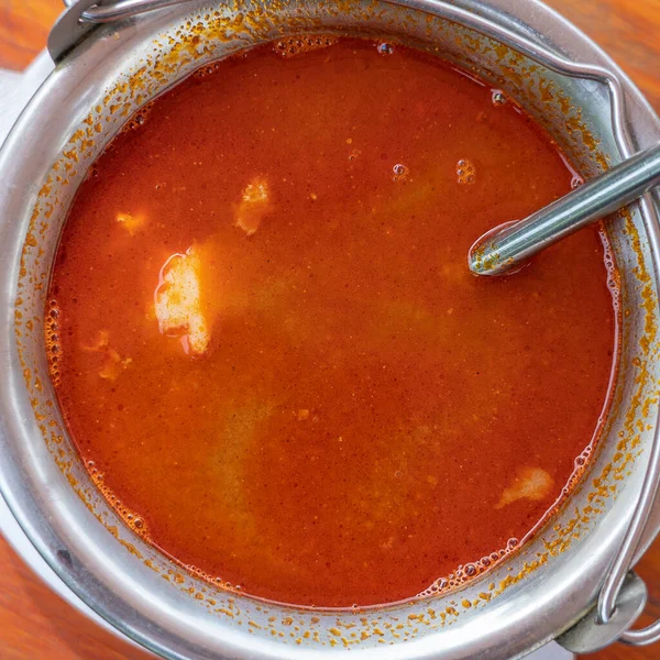 Tradiční Východní Evropa Paprika Mořské Plody Polévka Zblízka — Stock fotografie