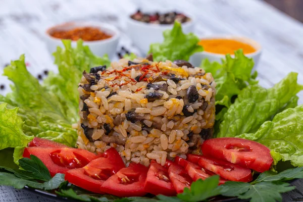 Rice Mushrooms Red Tomato Onion Carrot Green Lettuce Leaves Rustic — Stock Photo, Image