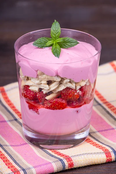 Strawberry and raspberry smoothie with cream cheese — Stock Photo, Image