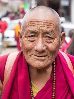 Eski Tibetli Budist keşiş Dharamsala, Hindistan
