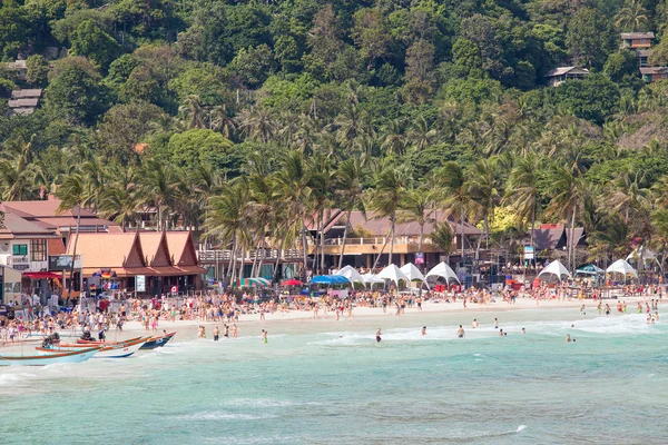 Haad Rin beach innan nyårsfirande. Oidentifierade personer kom på ön Koh Phangan, Thailand — Stockfoto