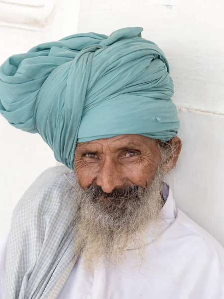 Sikh człowiek wizyty Golden Temple w Amritsar, Pendżab, Indie. — Zdjęcie stockowe