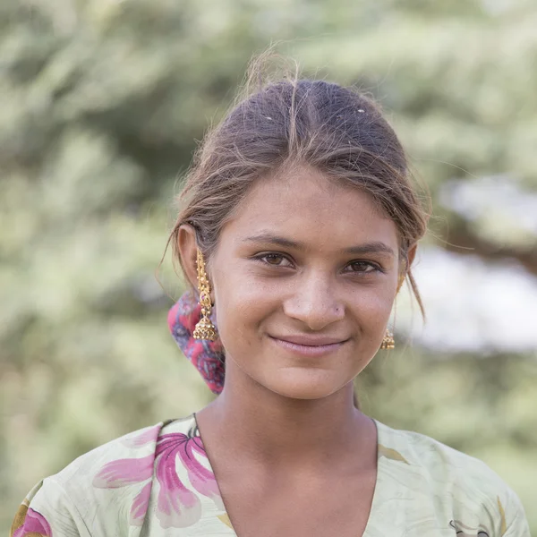 Indisches Mädchen bei der jährlichen Pushkar-Kamelmela — Stockfoto