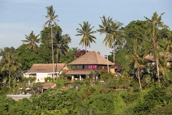 Dům na tropické pláži na ostrově Bali, Indonésie — Stock fotografie