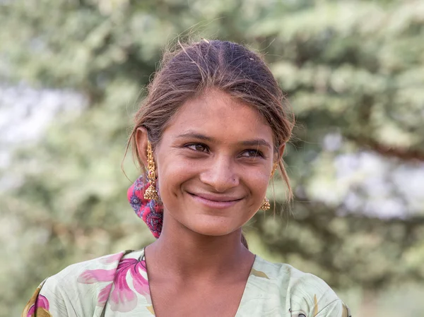 Bettler indisches Mädchen in Pushkar, Indien — Stockfoto