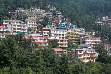 Himalaya Dağları Dharamshala, Hindistan evlerde 