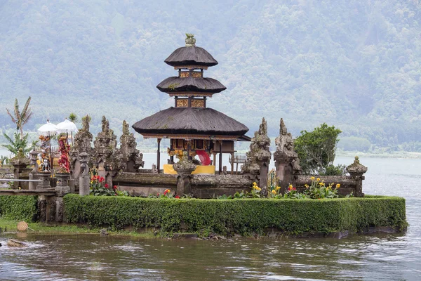 ULUN Danu Bratan, tapınak Gölü, Bali, Endonezya — Stok fotoğraf