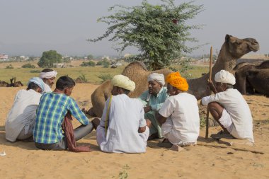 Hint göçebe yıllık Pushkar deve Mela katıldı