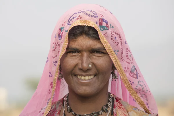 Mujer india mendiga en Pushkar, India — Foto de Stock