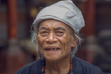 Bali adasında portre yaşlı adam. Endonezya
