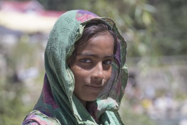 Yerel genç kız Manali, Hindistan