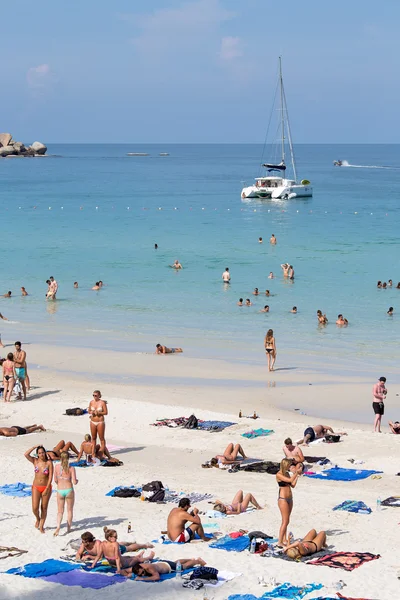 Haad Rin praia antes da festa da Lua Cheia na ilha Koh Phangan, Tailândia — Fotografia de Stock