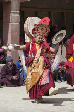 Tibetli Budist lamas törensel bir dans Lamayuru, Ladakh, Hindistan manastırda gerçekleştirmek.