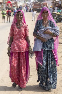  indian women at the annual Pushkar Camel Mela. India