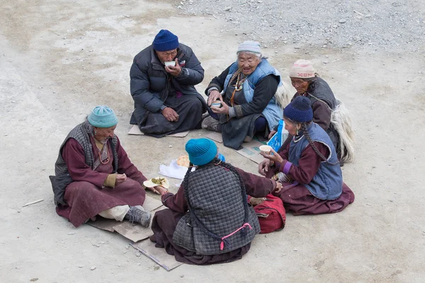 Tibetli Budist Lamayuru, Ladakh, Hindistan manastır yaşlı insanlarda