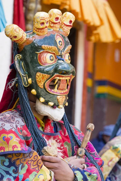 Tibetan Buddhist lamas perform a ritual dance in the monastery of Lamayuru, Ladakh, India — Stock Photo, Image