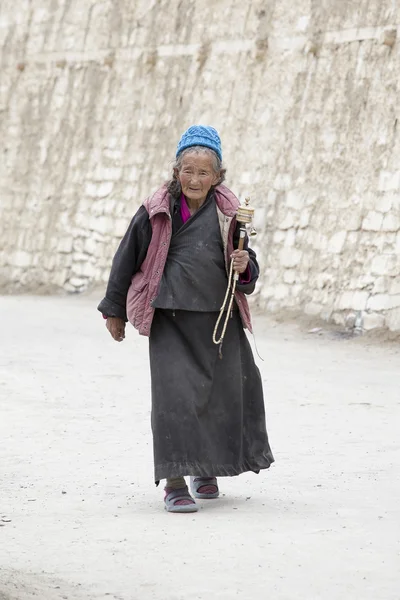 Tibetan Buddhist old women in the monastery of Lamayuru, Ladakh, India — Stock Photo, Image