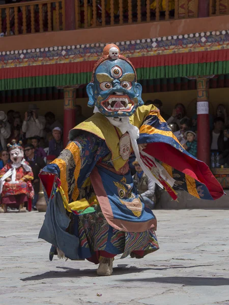 Tibetan Buddhist lamas in the mystical masks perform a ritual Tsam dance . Hemis monastery, Ladakh, India — Stock Photo, Image