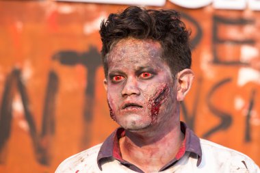 Bir zombi portresi. Bangkok, Tayland