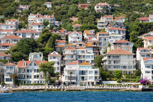 Houses and hotels on the Princes' Islands . Turkey — Stock Photo, Image