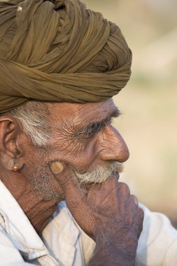 Hint göçebe yıllık Pushkar deve Mela katıldı