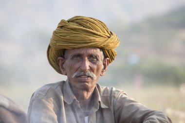 Hint göçebe yıllık Pushkar deve Mela katıldı